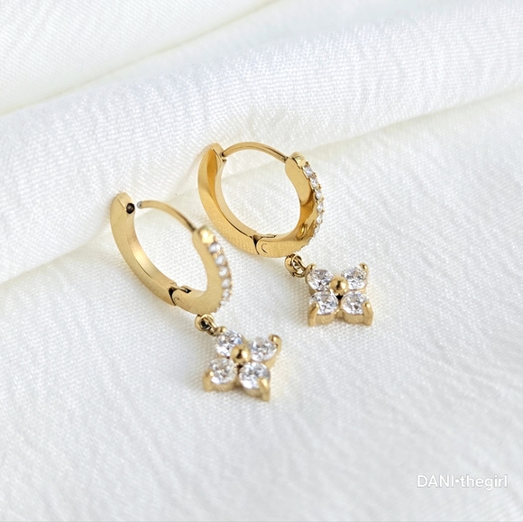 Gold CZ Diamond Clover Hoop Earrings - Picture 2 of 10